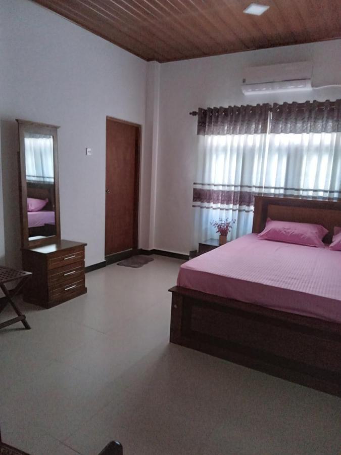 Bed and Breakfast Sky Bloom Homagama Екстер'єр фото