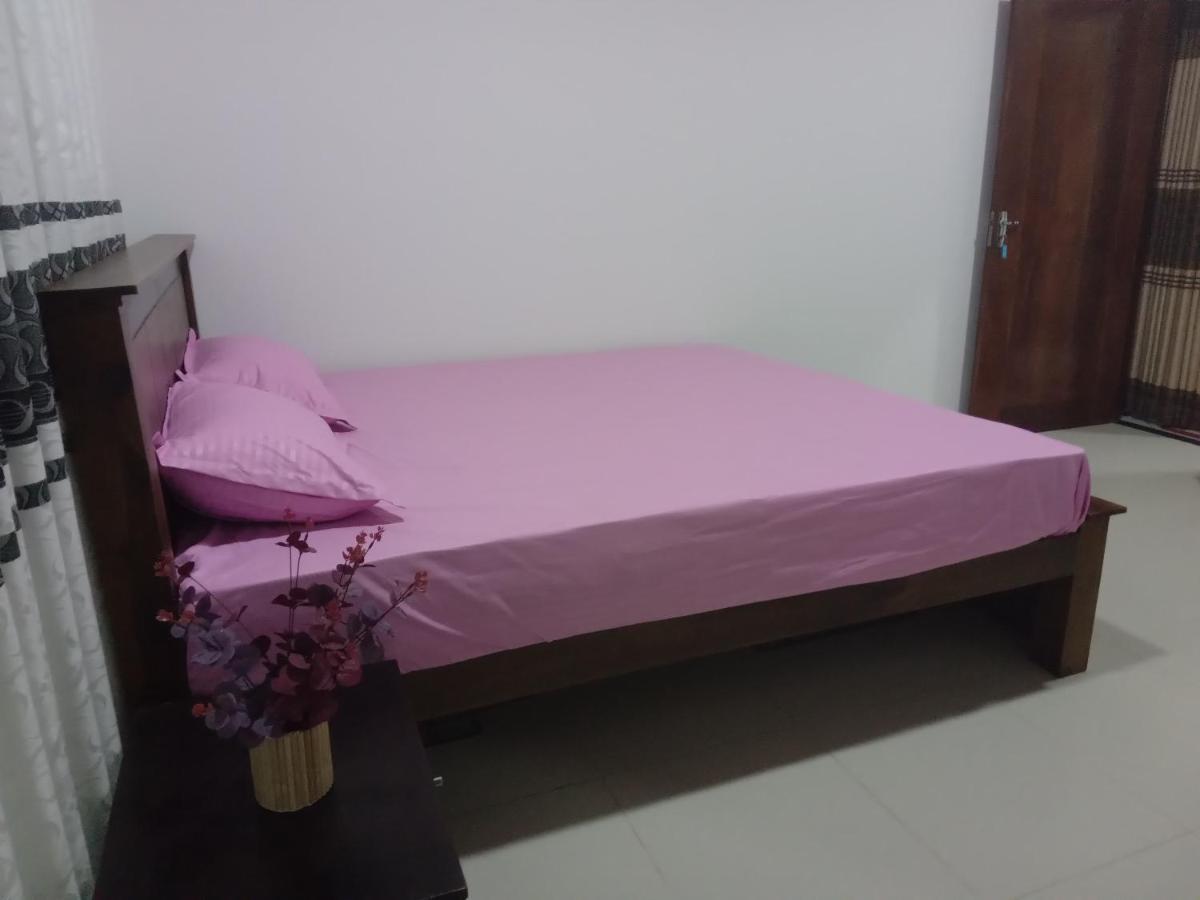 Bed and Breakfast Sky Bloom Homagama Екстер'єр фото