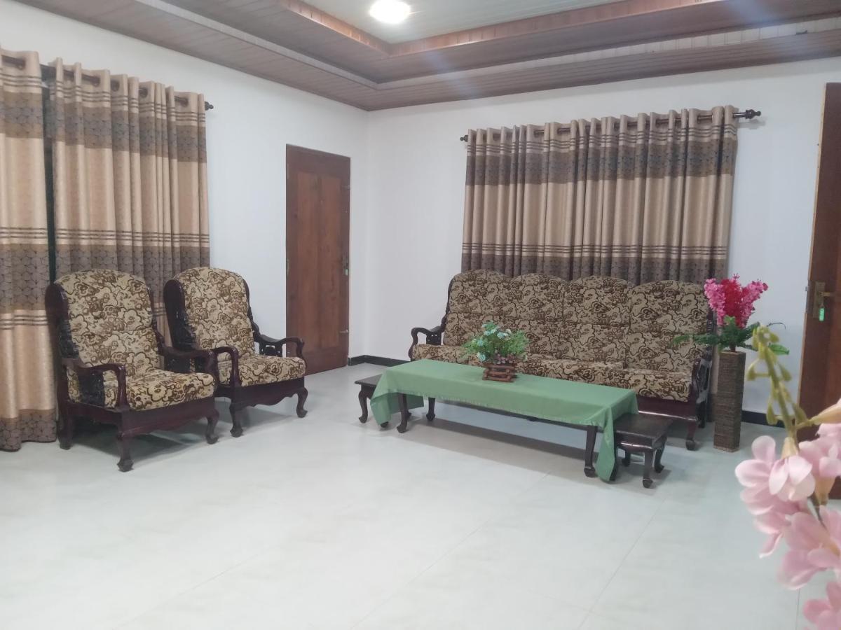 Bed and Breakfast Sky Bloom Homagama Екстер'єр фото