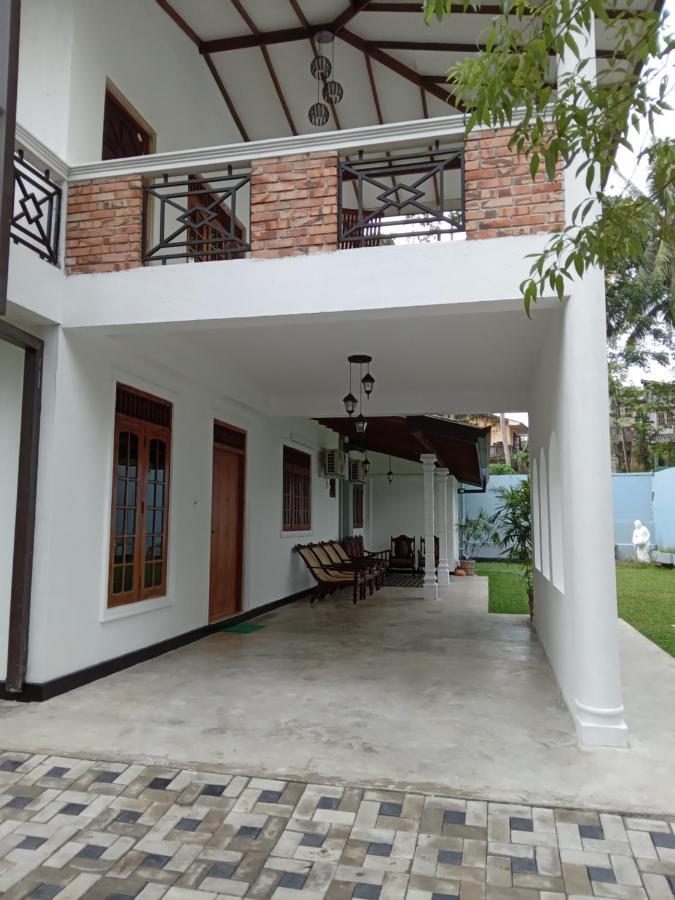 Bed and Breakfast Sky Bloom Homagama Екстер'єр фото