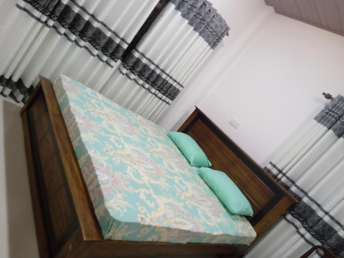 Bed and Breakfast Sky Bloom Homagama Екстер'єр фото
