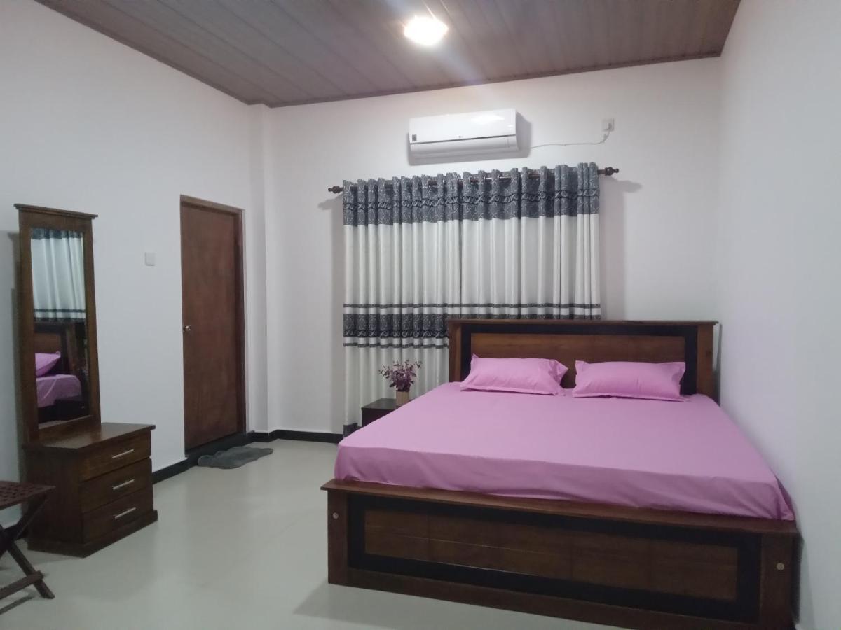 Bed and Breakfast Sky Bloom Homagama Екстер'єр фото