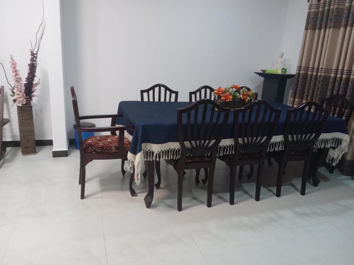 Bed and Breakfast Sky Bloom Homagama Екстер'єр фото