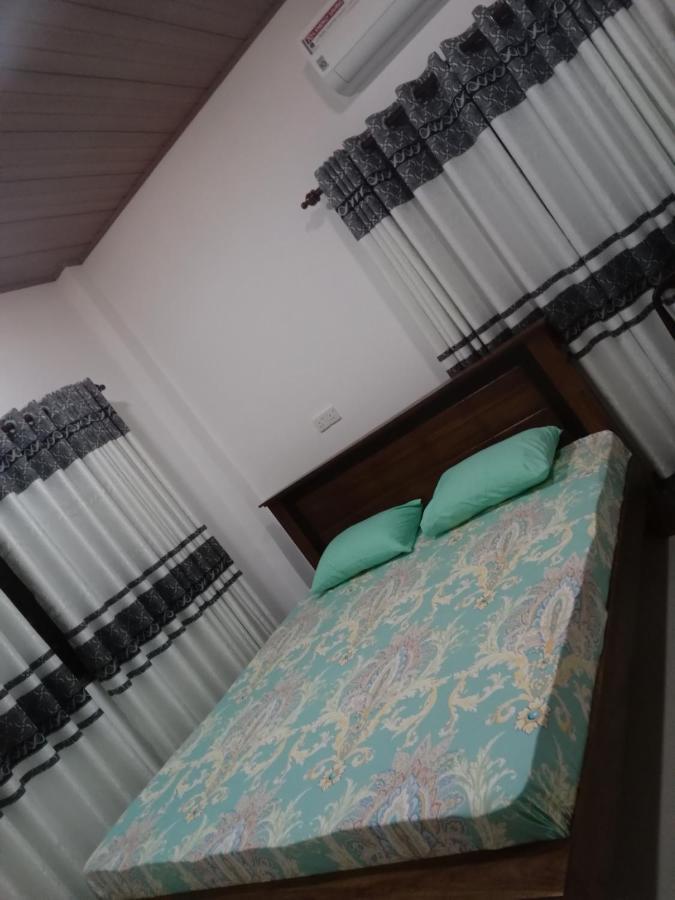 Bed and Breakfast Sky Bloom Homagama Екстер'єр фото